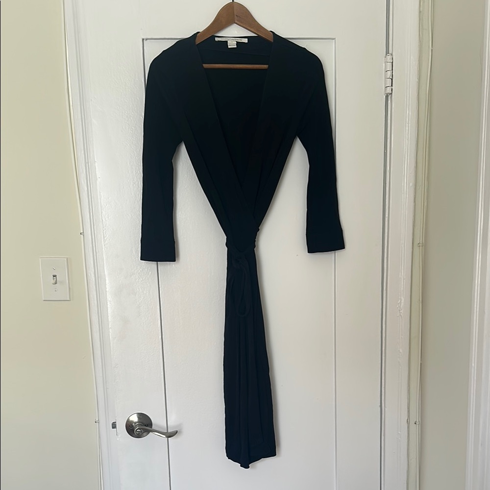 Diane Von Fursteberg Black Wrap Dress size 0